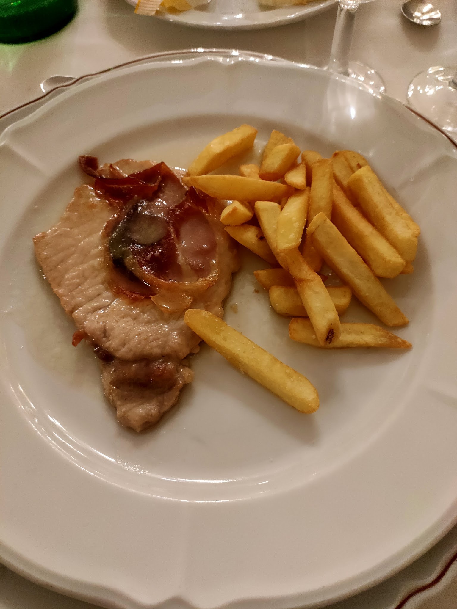 Cotoletta con le patatine fritte
